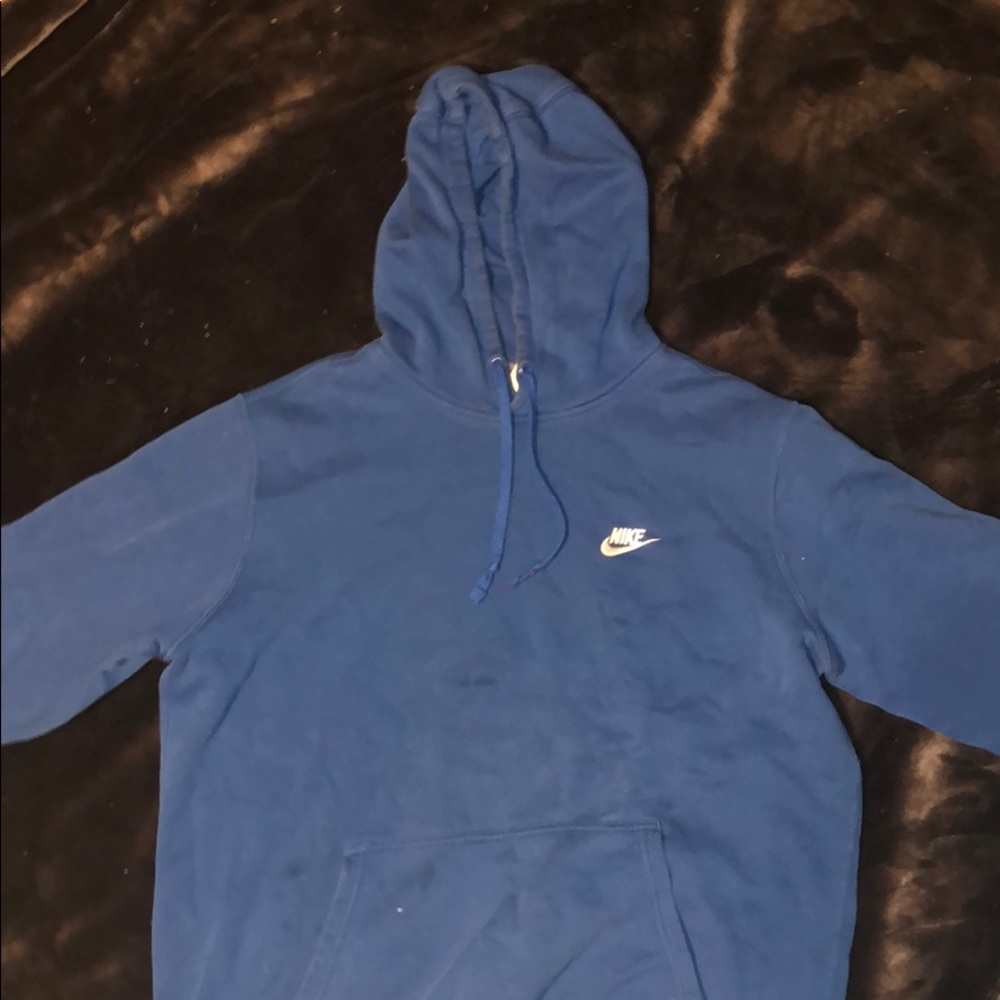 BARELY WORN NIKE HOODIE (LARGE)